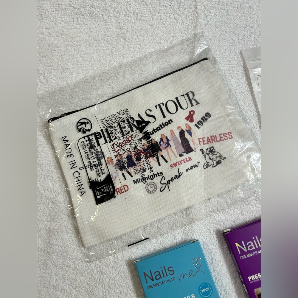 New! Taylor Swift Gift Bundle of 5 Items Nails Earrings and Cosmetic Bag - Picture 8 of 13